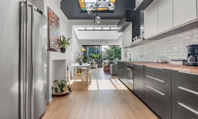 Halle Maison | FlemisHome Spacious Getaway – Free Parking, Garden, Terrace, Great Location"