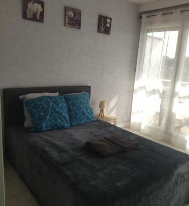 Sens Appartement | Fleur d'orchidée studio 99