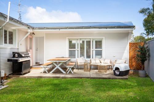 Culburra Beach Maison | Fleur de Chalet - Pet Friendly - 10 Mins Walk to Beach