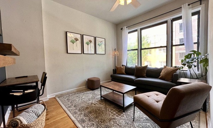 East Village Appartement | Flexhome Ukrainian Village 2BR D1