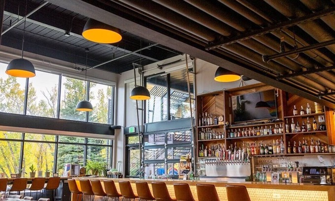 Silverthorne Hôtel | Flexible Stay for Groups – 2 Relaxing Units, Walk to Dining, Music, Art & Parks