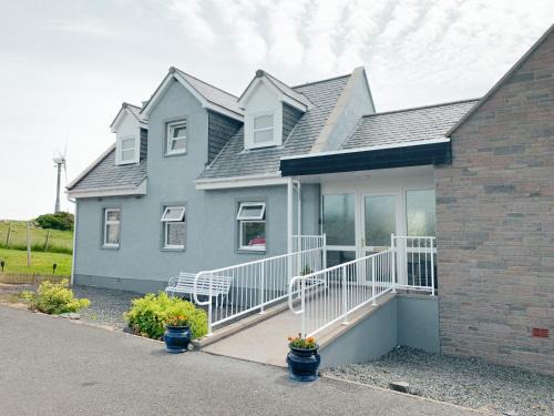 Port Logan Maison | Float bay view