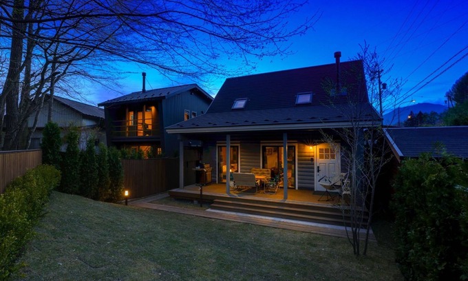 Kitasaku-gun Cottage | Flori A log house designed in the image of a teddy / Kitasaku-gun Nagano