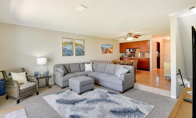 Ocean View Halifax Estates Appartement | Florida Getaway - Balconies, Grill and Near Beaches!