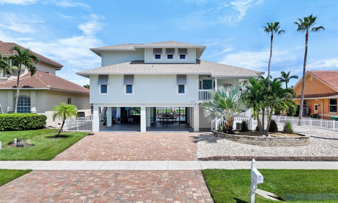 Marco Island Maison | Florida-style home w/ pool, kayak, bikes, & ping pong