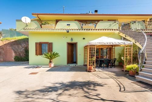 Gonnesa Appartement | Floris Modern House -Two En-Suite Rooms & Wi-Fi