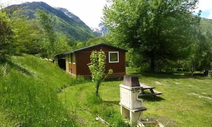 Vicdessos Chalet De Ski | Chalet Standard 20m² - 2 chambres + terrasse couverte 4 personnes