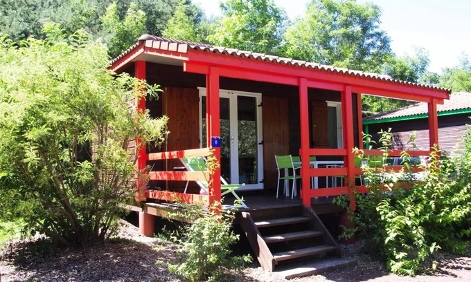 Saint-Paulien Chalet De Ski | Chalet Marina - TV Confort 30m² - 2 chambres + terrasse couverte 15m² 6 personnes