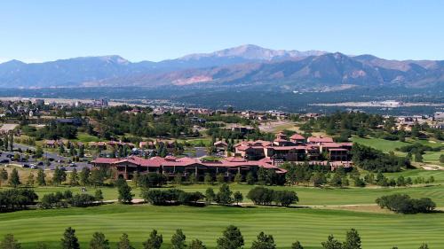 Flying Horse Cabine | Flying Horse Resort & Club