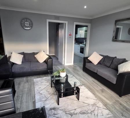 Motherwell Maison | FM Homes & Apartments 3 Bedroom Motherwell