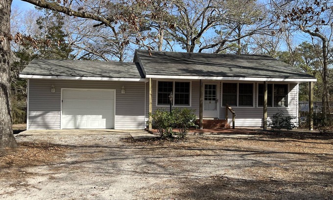 Minnesott Beach Maison | Fo'c'sle is close to golf and ferry!