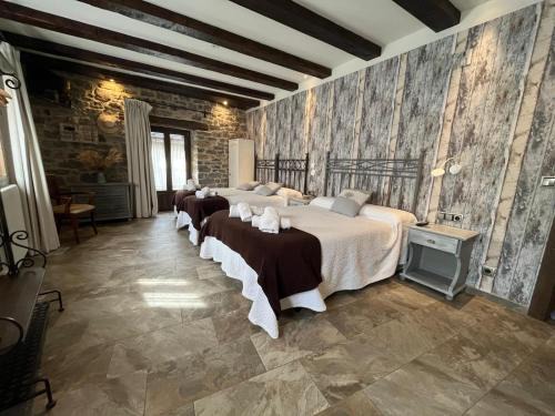 Labuerda Maison | Fonda Carrera