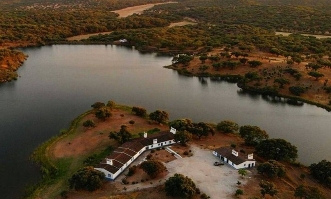 Redondo Autre | Sources - L'essence de l'Alentejo avec un lac privé