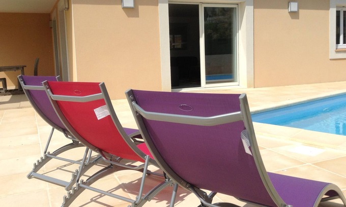 Neffies Villa | Pour 8 personnes, Villa climatisée, avec piscine privée.