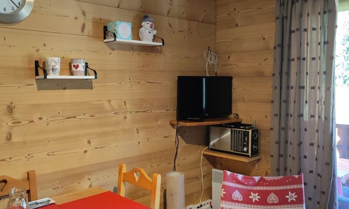 Station de Drouzin le Mont Appartement | À louer 2 pièces au pied des pistes, déco soignée, parking