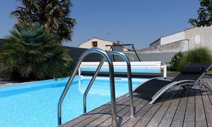 Saint-Jean-de-Liversay Maison | A louer : Maison avec piscine CHAUFFEE- 4 à 5 personnes - Proche La Rochelle