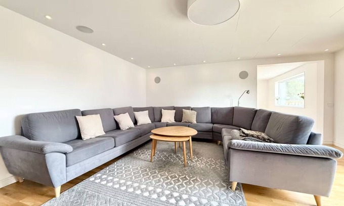 Landvetter Appartement | For Workers & family's - 6BR - 2 Bath - All Incl
