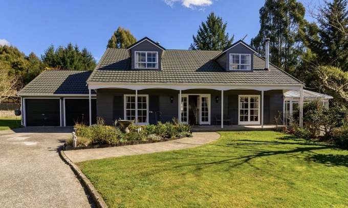 Springfield Maison | Forest City Villa for big families/10mins to city centers