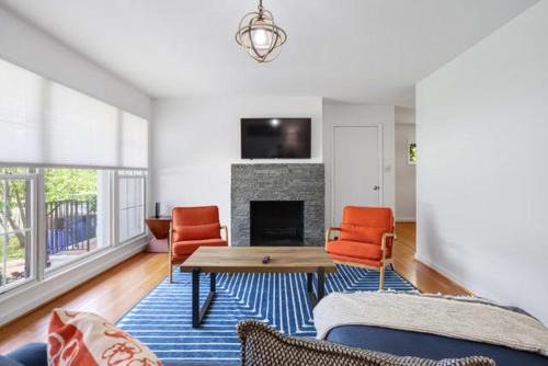 Forest Glen Maison | Forest Glen Silver Spring Gem - Parking