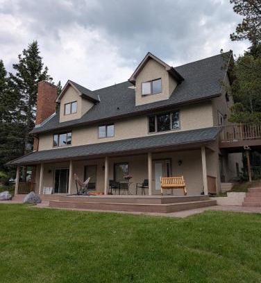 Calgary Maison | Forest Retreat Near Calgary
