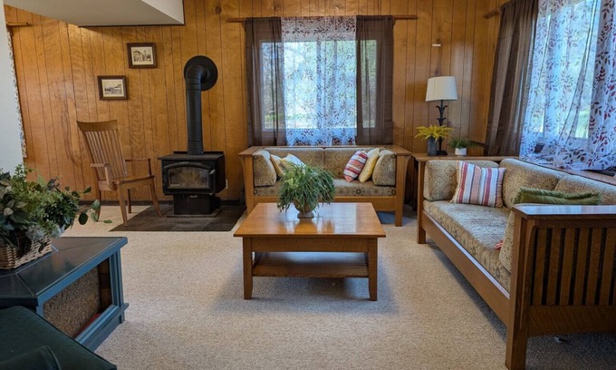 Princeton Appartement | Forest View 2bd on 175 Acre Farm