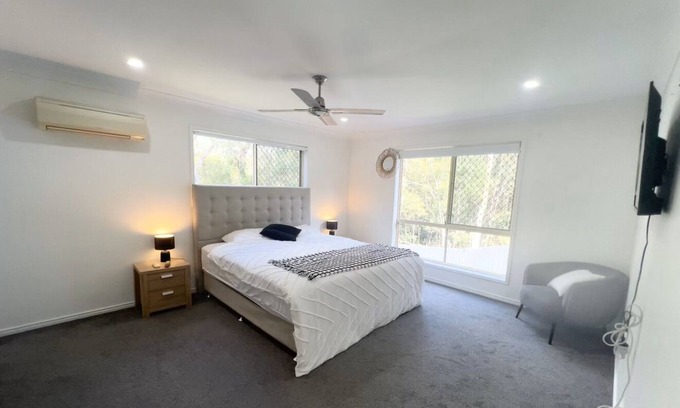 Stretton Maison | Guesthouse in Stretton with a lush outlook onto Karawatha Forest