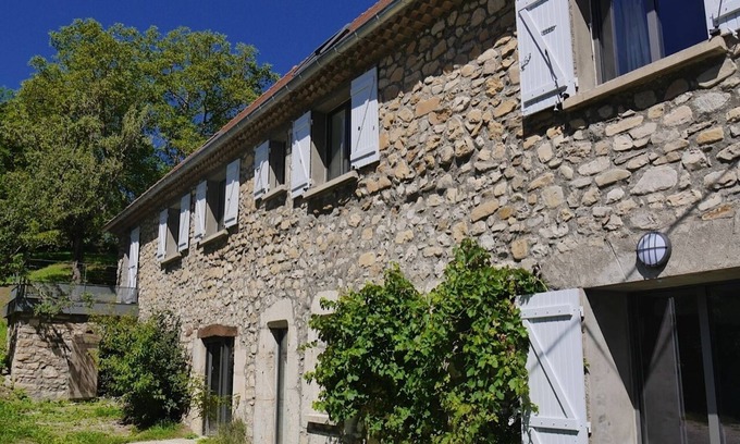 Treminis Maison | ANCIENNE GRANGE RESTAURÉE DU TRIÈVES , IDÉALE POUR FAMILLE ET AMIS