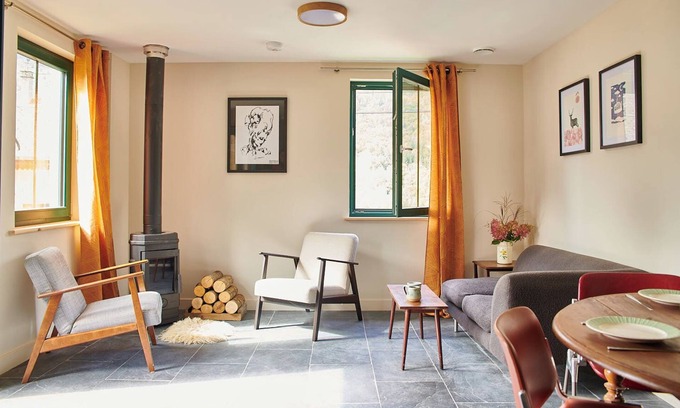 Aillon-le-Vieux Maison | Ancienne étable au pied du Mont Colombier dans Les Bauges situé à 920m