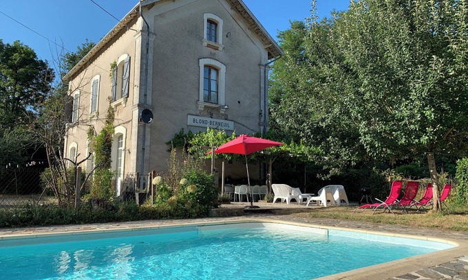 Panissac Maison | Former French railway station with private swimming pool and WIFI