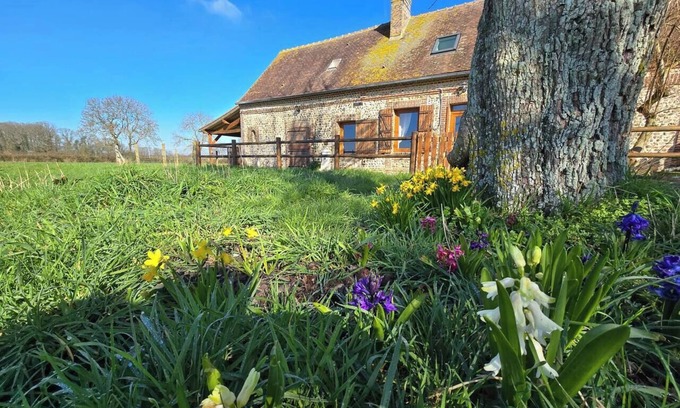 Saint-Michel-Tubœuf Maison | Former hunting lodge, calm & nature