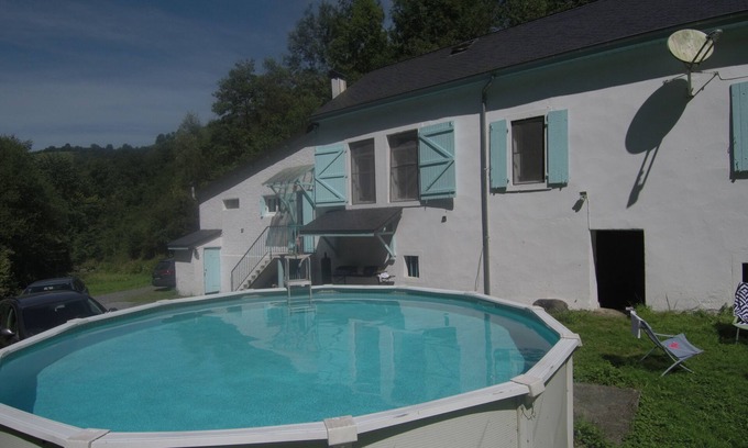 Escot Maison | Ancienne école reformée en gîte