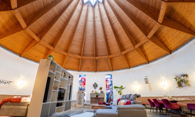 Kelheim Copropriété | formerly. Church + basement flat for up to 16 people, garden