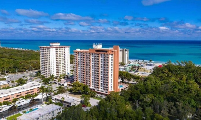 Birch Park Finger Streets Station Balnéaire | Fort Lauderdale Beach Resort 1 Bedroom Suite; RATES ARE NEGOTIABLE!!!