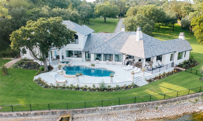 Fort Worth Maison | Fort Worth Lake Front Retreat
