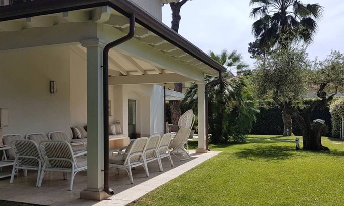 Capanne-Prato-Cinquale Villa | Villa Ilaria 5 nuits 10% de réduction; 7 nuits 25% de réduction! Il suffit de demander!