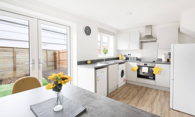 Avonmouth Maison | Fortified Three Bedroom Home Bristol
