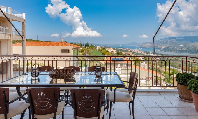 Khelmata Appartement | Fotis... 3-Bedroom Apartment with Panoramic Views