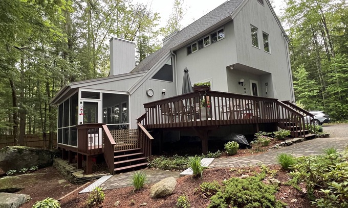 Swanzey Maison | Four Bedroom, Year-Round, Lakefront Home on Swanzey Lake in Swanzey, NH