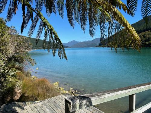 Saint Omer Maison | Four Fathom Bay Retreat