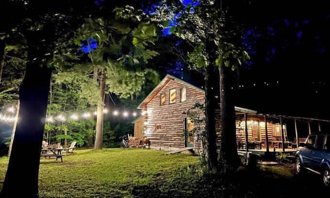 Newfield Cabine | Fisher Woods: Your Hilltop Log Cabin Escape in the Finger Lakes