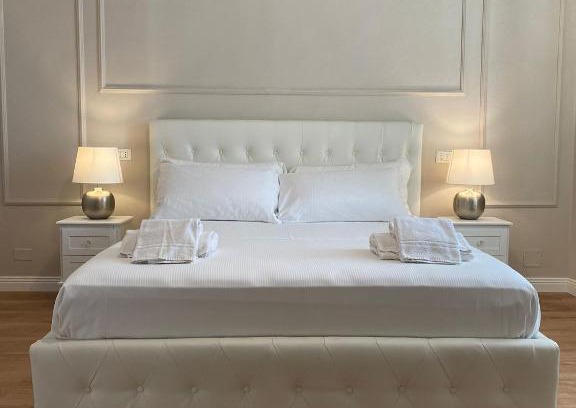 Pisa Maison | FOUR LIONS VILLA GUESTHOUSE