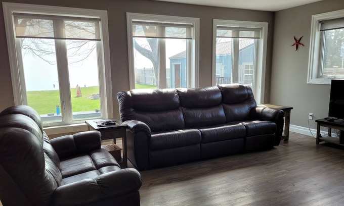 Harwich Maison | Four Season Home with Private Lake Erie Beachfront
