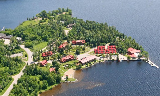 Calabogie Maison | Four-Season Resort on the Shore of Calabogie Lake