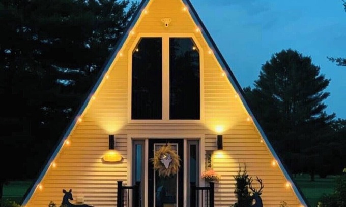Center Ossipee Maison | Four Seasons of FUN! Shop, Hike, Golf, Ski, Ride, Relax and bring the Pups too!
