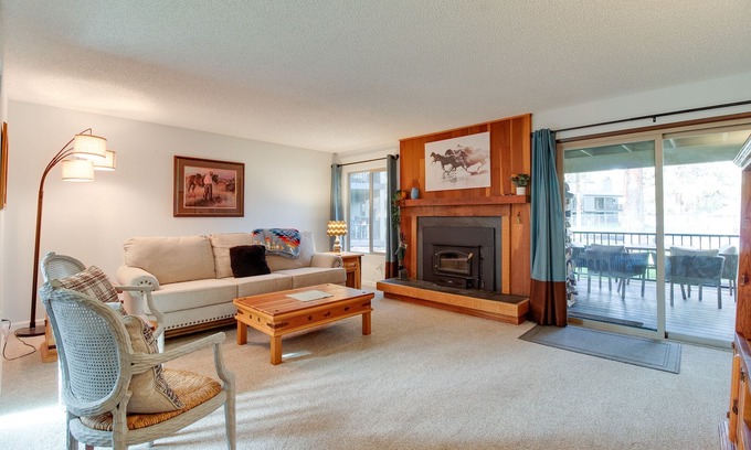 Sisters Copropriété | Fourth Sisters Escape sleeps 6 ground level condo w/ community pool and spa