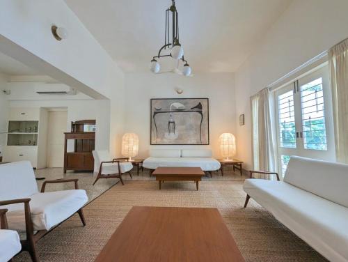 Navrangpura Lit Et Petit-Déjeuner | Fouzdar House by LuxUnlock Private Villas