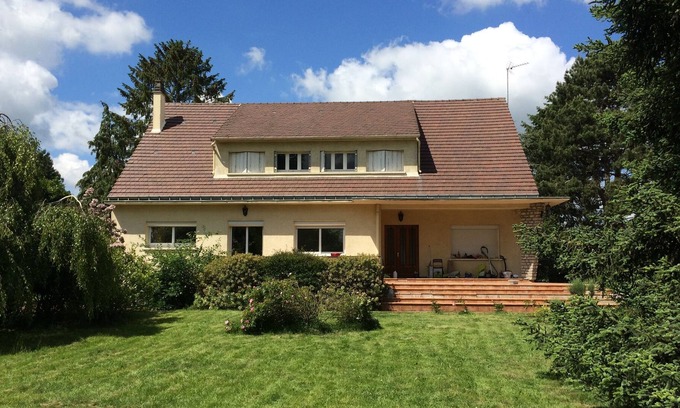 Auneau Maison | Grande maison 280m2 5000m2 jardin 1h Paris près de forêt et étang, télétravail