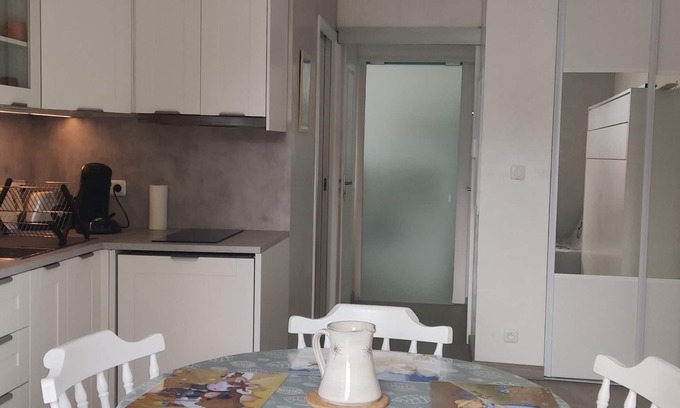 Autrans-Meaudre-en-Vercors Appartement | Charmant studio rénové avec balcon, proche navette ski et village, parking privé - 4 pers, Autrans