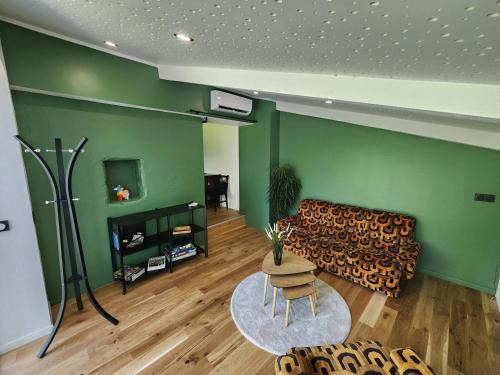 Beaujeu-Saint-Vallier-Pierrejux-et-Quitteur Appartement | La Couleuvre