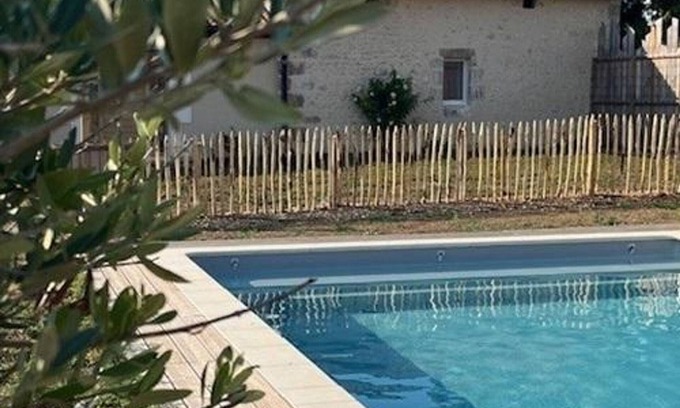 Brantome-en-Perigord Cottage | Gîte 8 pers avec piscine partagée et wifi à Brantôme